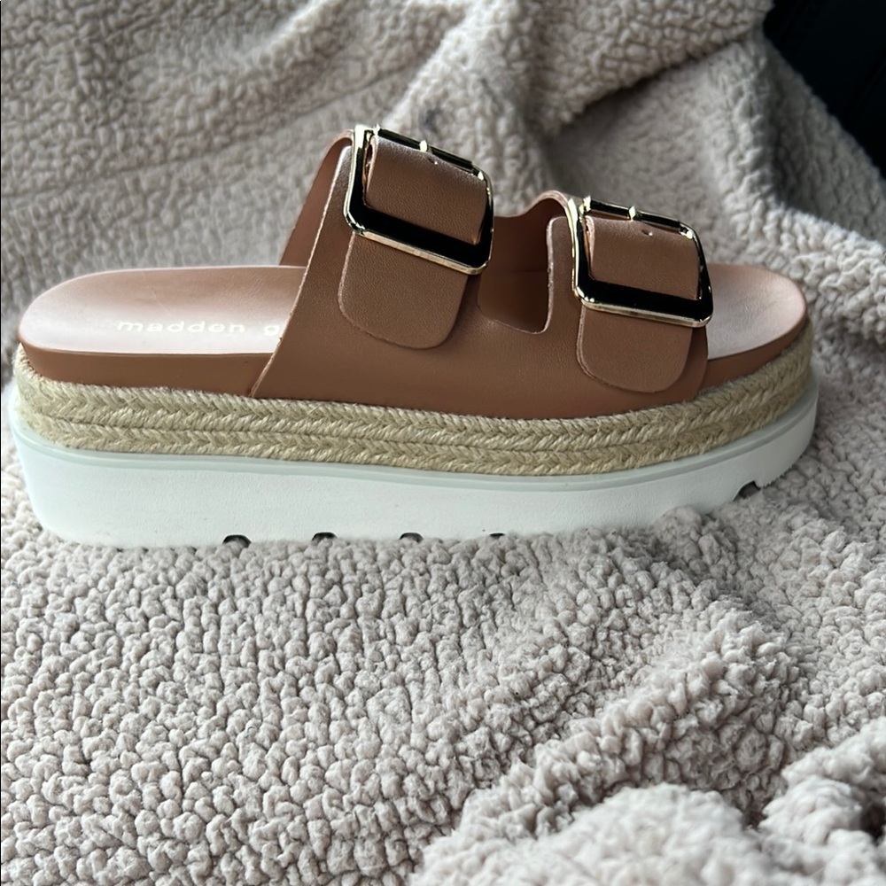 Women's Tan Platform Sandals